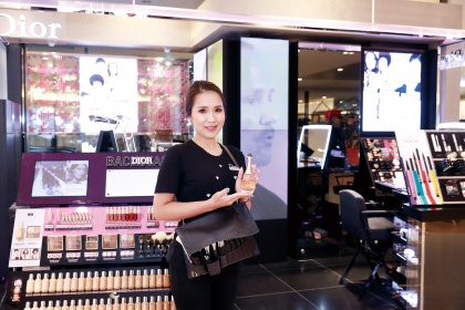 私がコーナーマネージャーを務める店舗がタッチアップ率（※）、全国1位に！
好きなものに囲まれて仕事ができて幸せ！