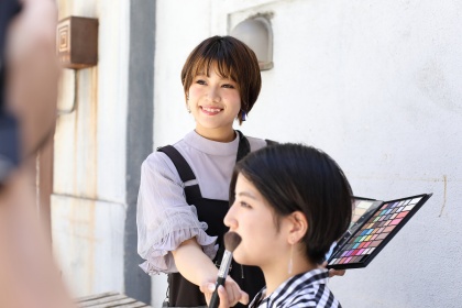 広告撮影や舞台など、
幅広い現場で活躍