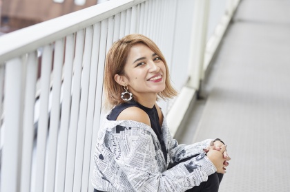 テレビや雑誌で
活躍するモデルの
専属ヘアメイクに