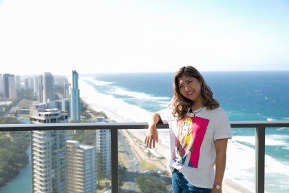 仲の良いスタッフと好きな場所でスタイリストを目指し奮闘中