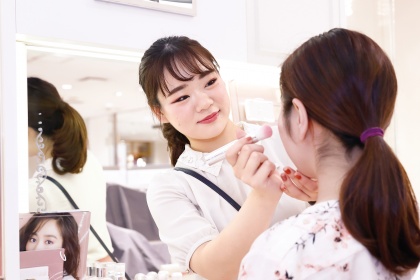 私がサブチーフ（副店長）を務める店舗が
タッチアップ率、全国1位に！
好きなものに囲まれて仕事ができて幸せ！