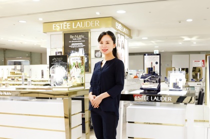 確かな技術と接客力、英会話力で
様々なお客様に対応しています