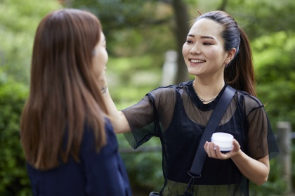 テレビ、ライブ、舞台で
ヘアメイクを担当する
フリーのアーティスト