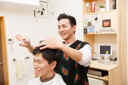 在学中に身につけた技術力とアイディアで、
美容業界に新たな風を吹き込む