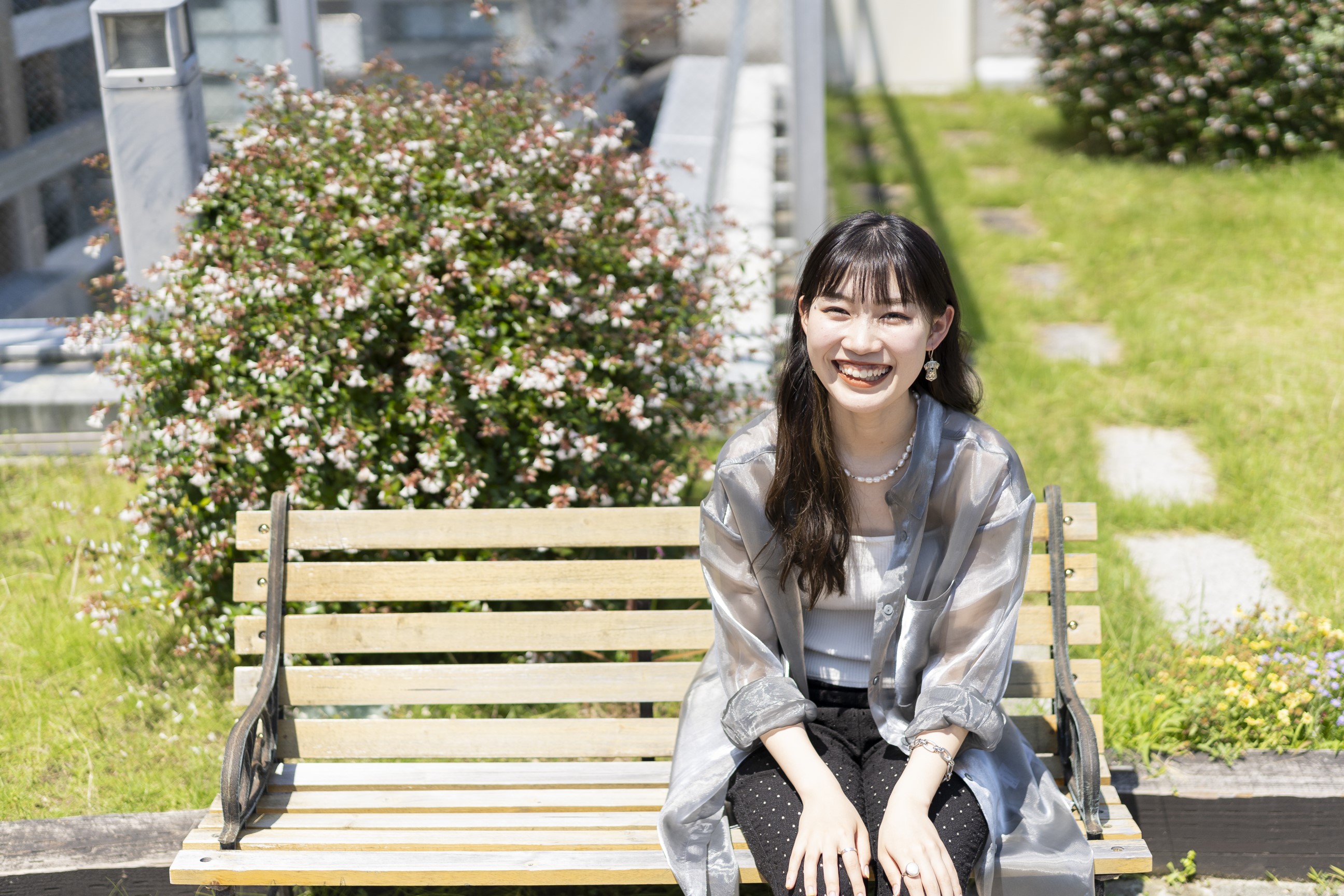 ヘアメイクで
新婦さまを美しく輝かせる
アーティストに