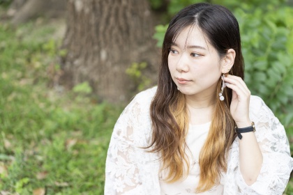 実践できたえた
ヘアメイクの技術で
新郎新婦さまを笑顔に