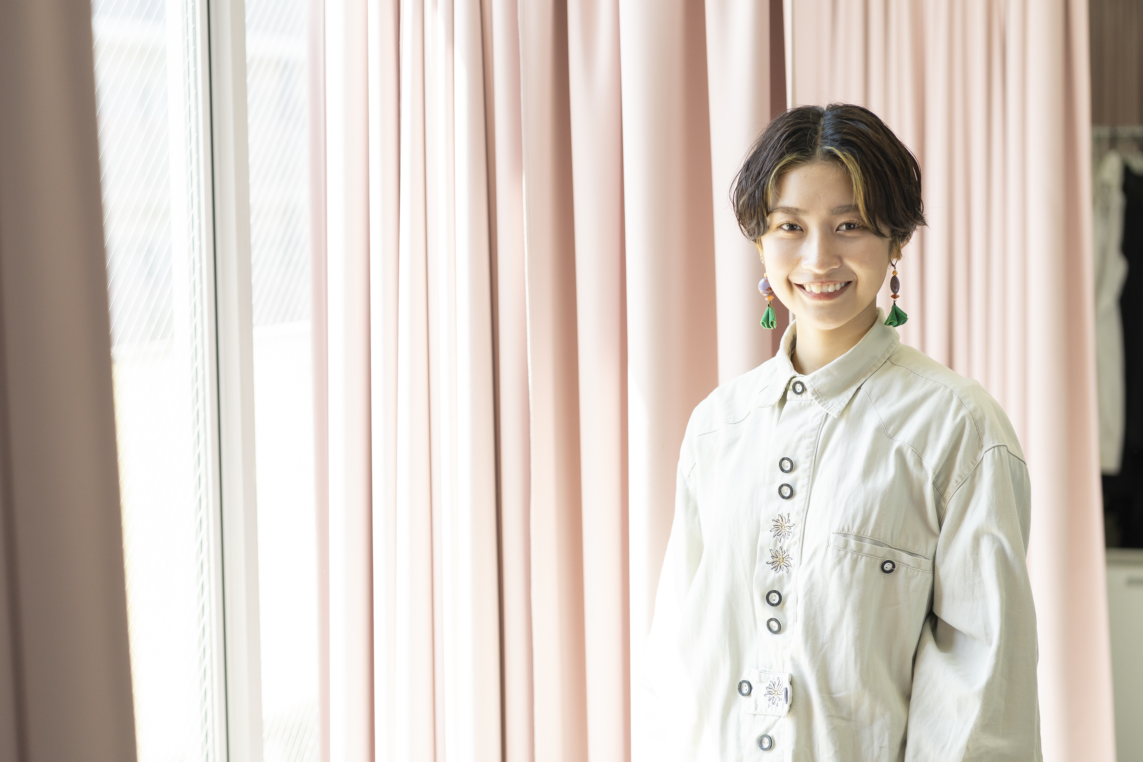 ドレス、花、ヘアメイク
ブライダルのすべてを学んで
プランナーの道を選びました