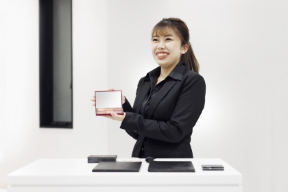 メイクの技術だけでなく、
心も磨いて、お客さまに
寄り添える美容部員に