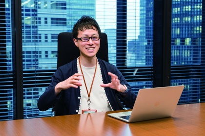 最先端のIT技術の多くは、英語で表記されています。