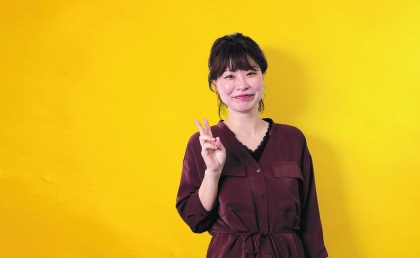 最初から答えを教えるのではなく、考えて自身で発見するように誘導します。