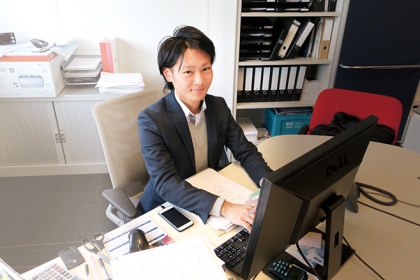 オランダのアムステルダムに駐在し、国際貨物の運送業に従事