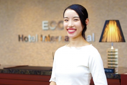 専門スキル＋英語力でレストランサービスのプロフェッショナルに